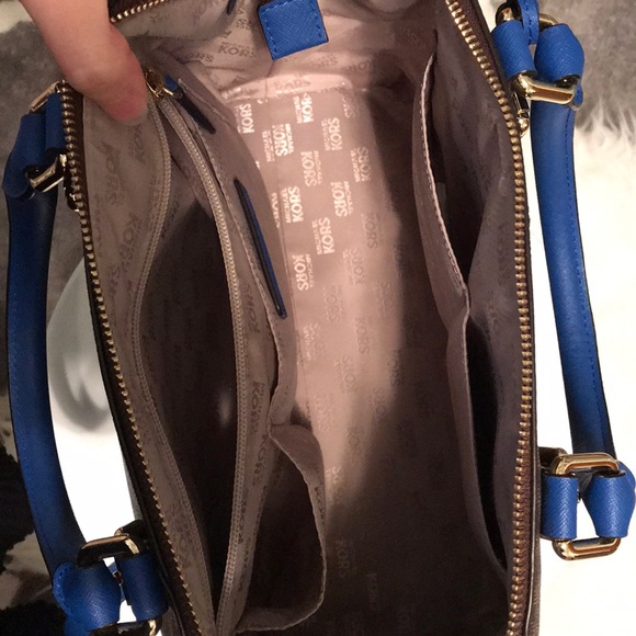 Michael Kors Ciara Large Top Zip Satchel - Picture 5 of 8